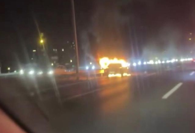TEM Otoyolu'nda Seyir Halindeki Araçta Yangın Çıktı