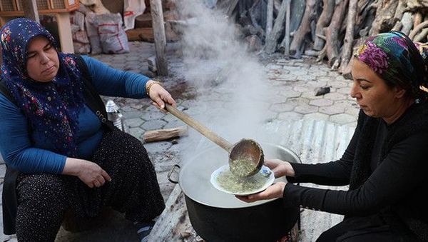 Adana’da Yılan Pancarı Zehri Alınarak Ramazan Sofralarına Sağlık Katıyor