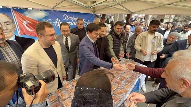 Tokat Belediyesi Alparslan Türkeş’i Mevlit ve Lokma İkramıyla Andı