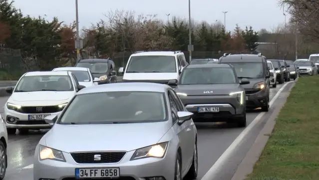 Kartal'da Üç Kişinin Yaralandığı Zincirleme Trafik Kazası