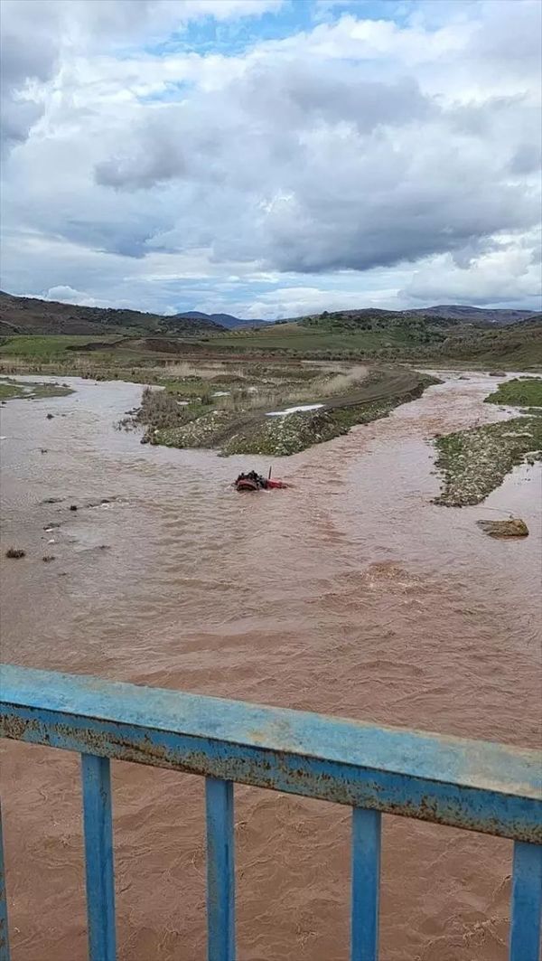 Kilis'te Afrin Çayı'nda Mahsur Kalan Kişi Güvenle Kurtarıldı