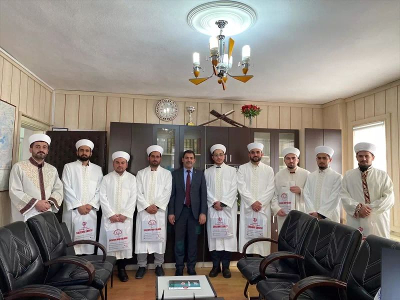 Suşehri'de Yeni Göreve Başlayan Din Görevlileri İçin Cübbe Giyme Töreni Yapıldı