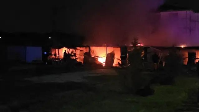 Erzincan'da İşçi Konteynerlerinde Çıkan Yangın Kontrol Altına Alındı