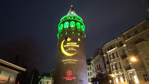 Galata Kulesi Ramazan Ayına Özel Yeşil Işıkla Aydınlatıldı