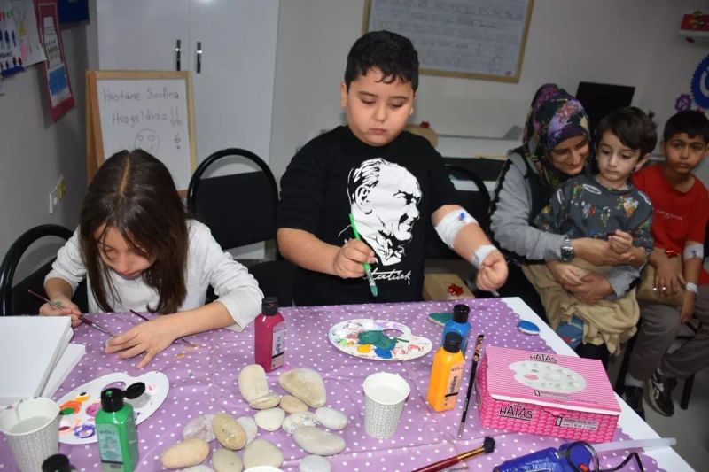 İzmir'de Hastane Sınıfında Çocuklar İçin 'Oyun Her Yerde' Etkinliği Düzenlendi