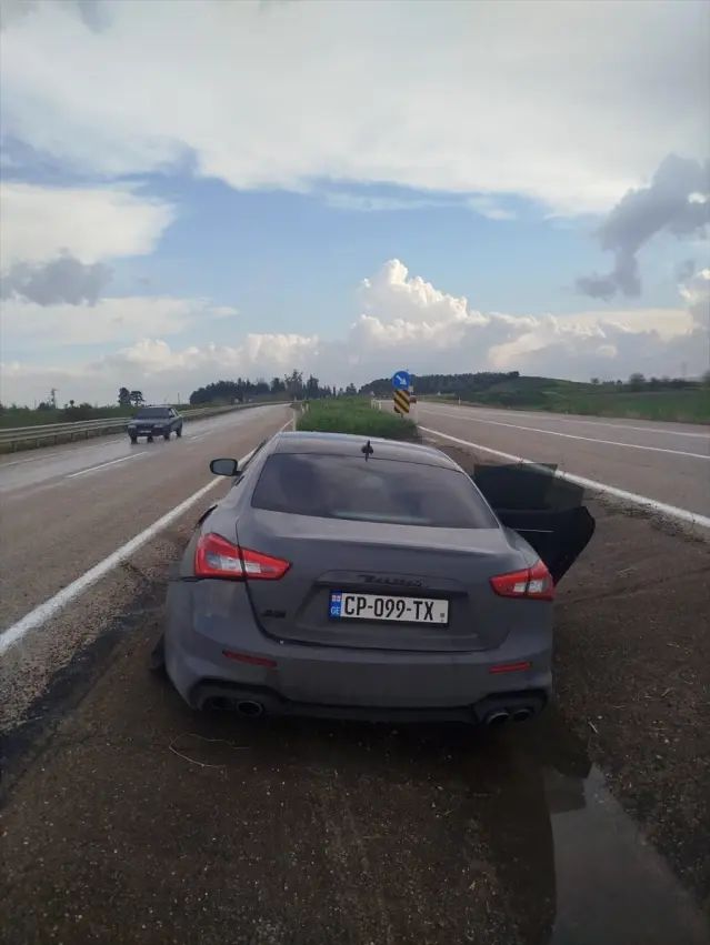 Kozan'da Refüje Giren Araçta 2 Kişi Yaralandı