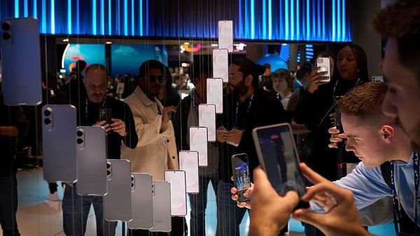 MWC 2026 Başlıyor: Robot Telefonlar ve Avrupa'nın 5G Gecikmesi Tartışılıyor