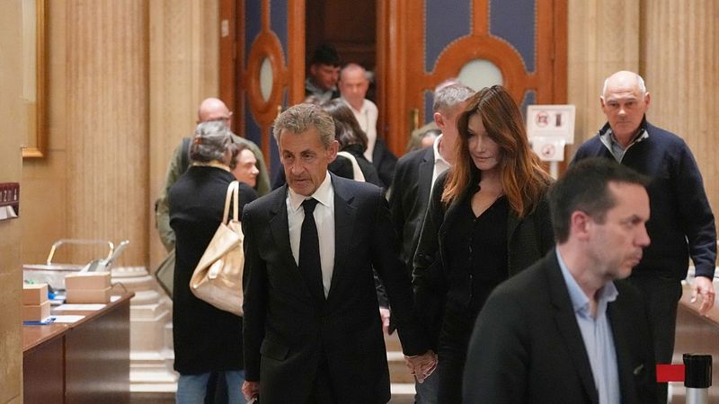 Sarkozy, Libya Davasında Masumiyetini Koruyarak Suçlamaları Reddetti