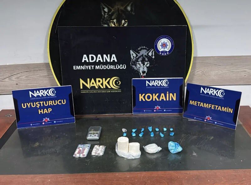 Yatak Süngerinin İçinden 409 Gram Kokain ve Uyuşturucu Haplar Çıkarıldı