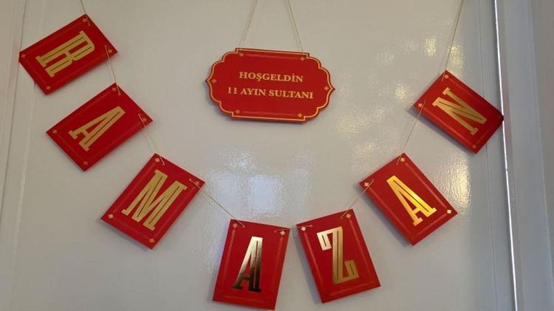 AK Parti'den Ramazan İçin Meclis Koridorlarında Işıltılı Süsleme Hamlesi