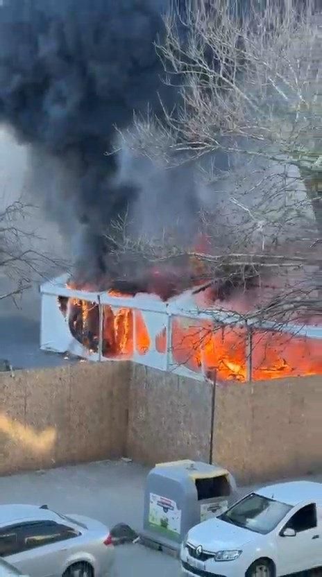 İstanbul'da İftar Çadırında Çıkan Yangın Korkuttu