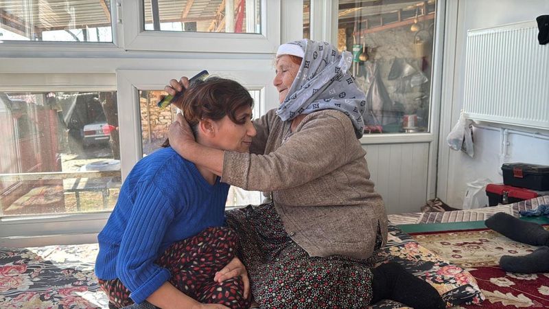 Muğla'da 52 Yıldır Engelli Üç Çocuğuna Bakan 71 ve 72 Yaşındaki Çift