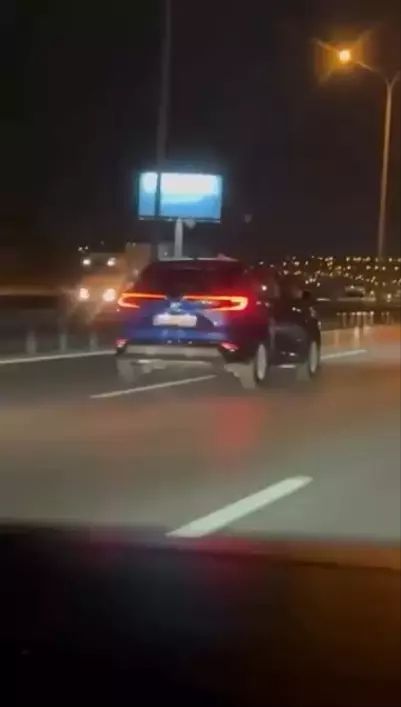 Pendik'te TEM Otoyolu'nda Tehlikeli Zikzak Sürüş Kamerada