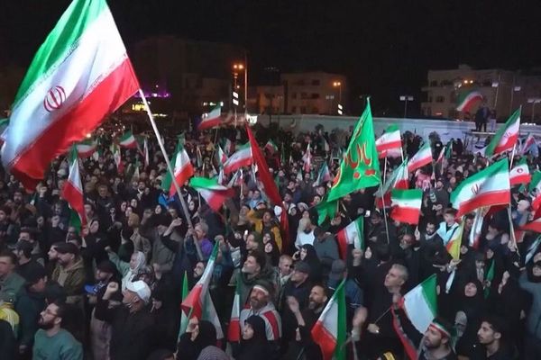 İran-ABD Ateşkesi Sonrası Tahran’da İlk Sokak Hareketliliği Başladı