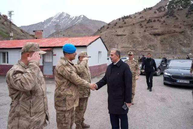 Vali İbrahim Taşyapan’dan Zap Jandarma Karakoluna Bayram Ziyareti