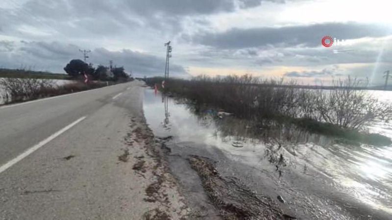 Meriç Nehri Taştı, Sedde Patladı: Karayolu Su Altında Kaldı