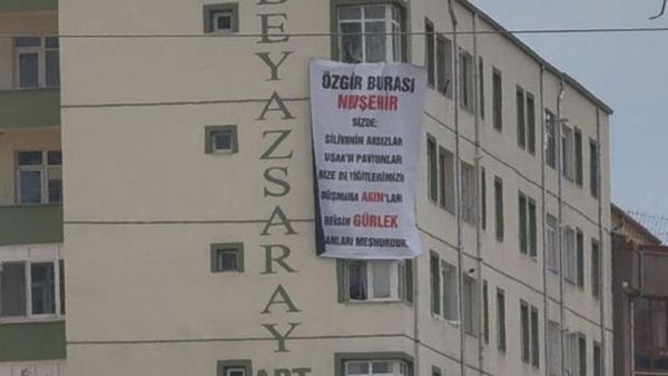 Özgür Özel, Nevşehir Mitinginde Pankart Kriziyle Karşılaştı