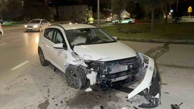 Samsun'da Aynı Kavşakta Tekrarlanan Kaza: 2 Kişi Yaralandı