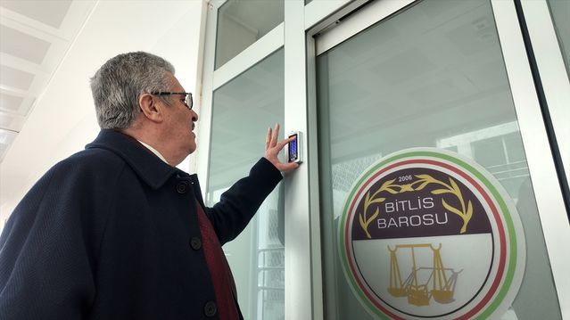 Bitlisli 76 Yaşındaki Avukat Enver Derin 49 Yıllık Mesleki Tutkusunu Paylaşıyor