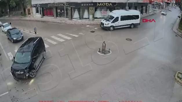 Amasya’da Anne ve Kızının Bulunduğu Araç Nehre Uçtu: Yaralılar Hastaneye Kaldırıldı