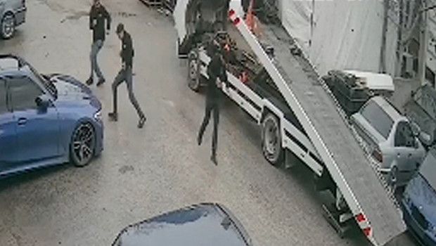 Sanayi Sitesinde Akü Patlaması: İki Kişi Hafif Yanıklarla Kurtuldu