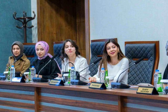 Rektör Levent, Erzincan Binali Yıldırım Üniversitesi Öğrencileriyle Bir Araya Geldi