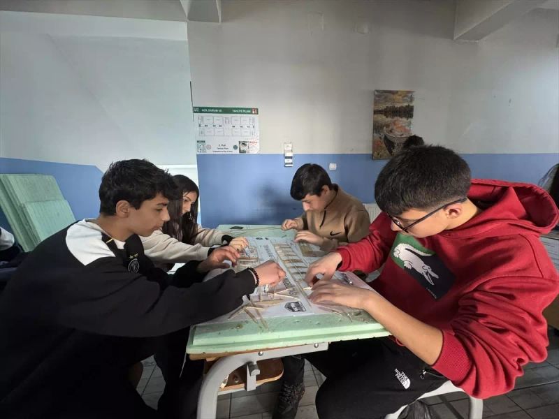 Hakkari Yüksekova'da Öğrenciler Model Uçak Eğitimiyle Havacılığa Adım Atıyor