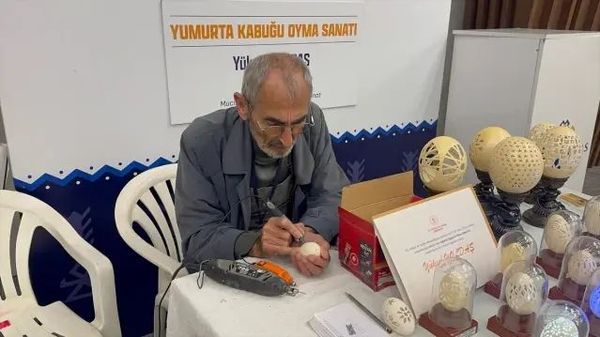 Yüksel Yoldaş, Yumurta Kabuğu Oyma Sanatını Türkiye'ye Tanıtıyor