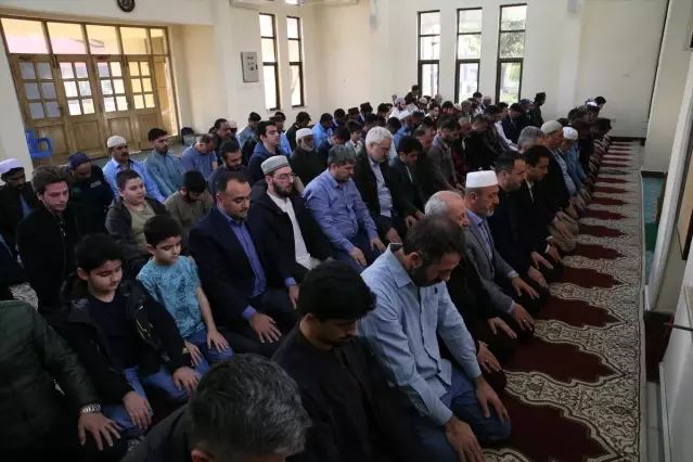 Pakistan'da Ramazan Bayramı İslamabad'da Coşkuyla Kutlandı