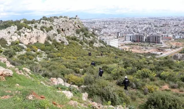 Antalya'da Kayalıklardan Düşen Kadın İnşaat İşçileri Tarafından Kurtarıldı