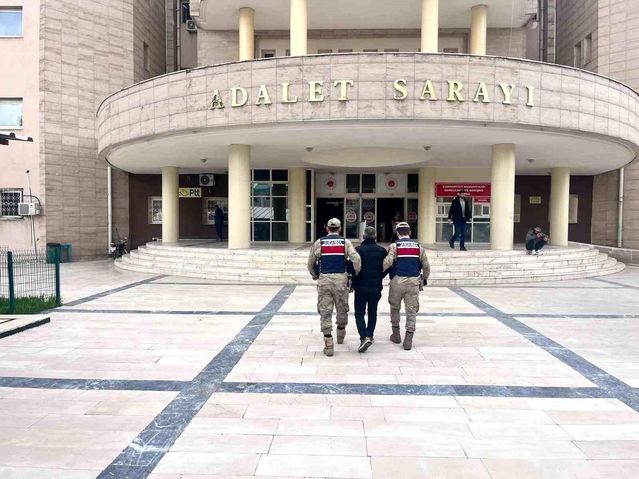 Şanlıurfa'da Bilgi Sistemleri Üzerinden Dolandırıcılık Yapan Şahıs Yakalandı