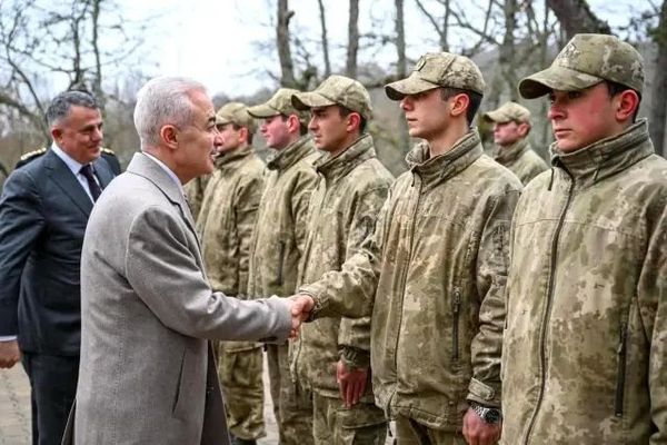 Kırklareli Valisi Turan, Sınırdaki Mehmetçiklerle Bayramlaştı