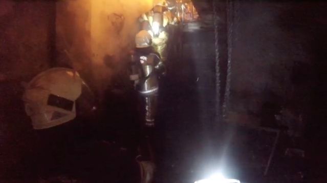 Diyarbakır Yenişehir’de Oto Tamirhanesinde Yangın İtfaiye Kask Kamerasında