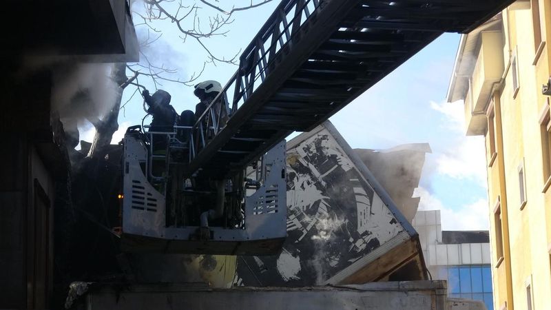 Maltepe'de Atölyede Çıkan Yangın Korku Yarattı