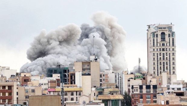 İran'a Yönelik Hava Saldırılarının 3. Haftasında Kritik Sorular Öne Çıkıyor