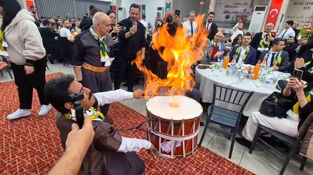 Tekirdağ'da Şanlıurfa Gecesinde 1 Ton Çiğ Köfte İkram Edildi