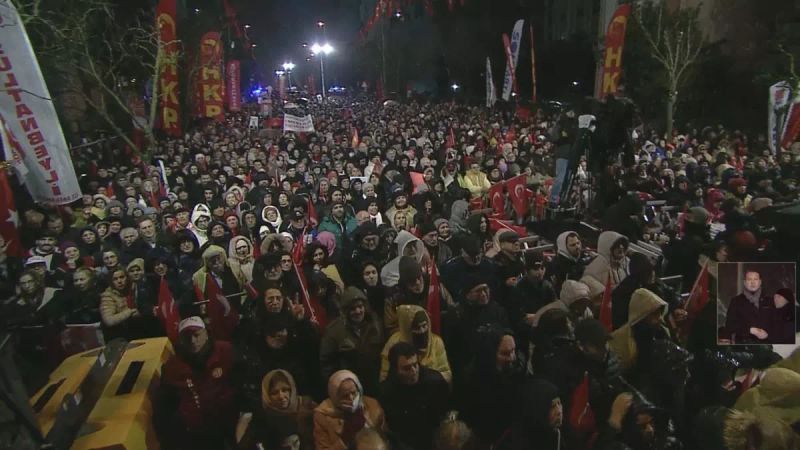 Özgür Özel Atasehir Mitinginde Köprülerin Satışına Tepki Gösterdi