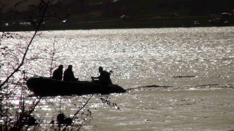 Kayıp Genç Gölette Arama Çalışmaları Devam Ediyor