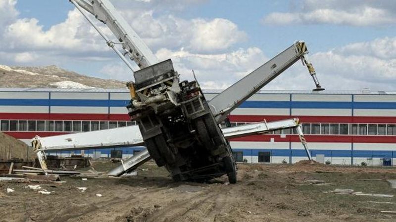 Sivas'ta İnşaatta Beton Kalıbına Düşen Genç İşçi Hayatını Kaybetti