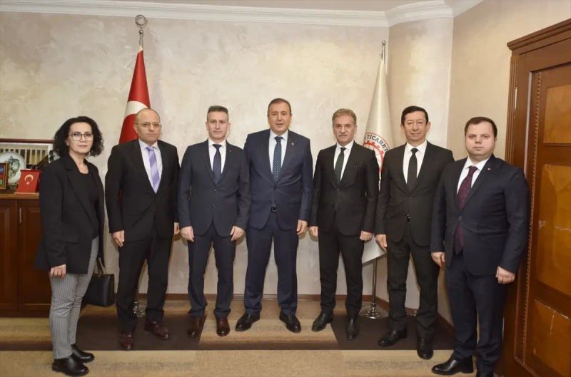 Trabzon Defterdarı, Vergi Bilincinin Artırılması İçin TTSO Başkanı'nı Ziyaret Etti