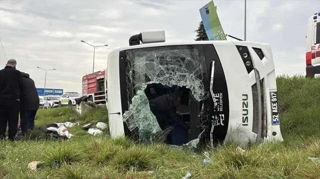 Samsun İ̇lkadım’da Midibüs Devrildi: 11 Kişi Yaralandı