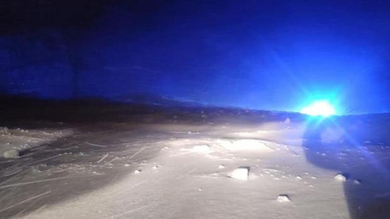 Şebinkarahisar'da Tünel Girişine Düşen Çığ Ulaşımı Kesti