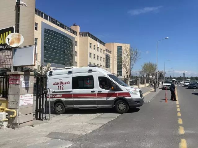 Diyarbakır Adliye Ek Binasında Bıçaklı Kavga: 3 Kişi Yaralandı