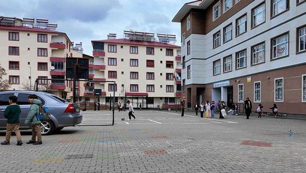 Bingöl’de Öğrencinin Sınıfta Kar Spreyi Kullanmasıyla 30 Kişi Rahatsızlandı