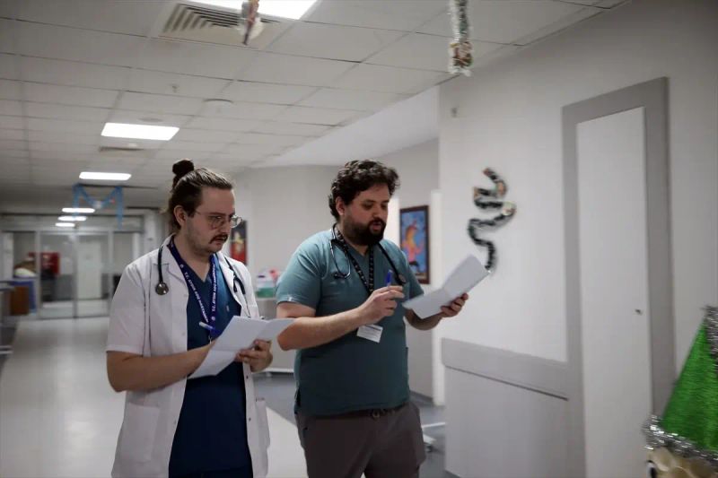Aydın'da Doktor Kardeşler Aynı Hastanede Çocuklara Sağlık Hizmeti Veriyor