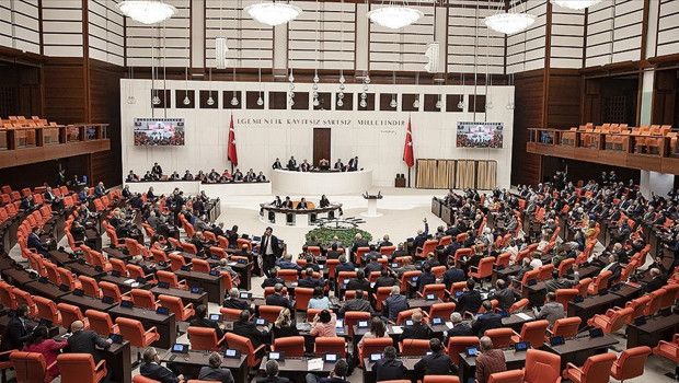 Sosyal Medya ve Doğum İzni Düzenlemeleri İçeren Kanun Teklifi Meclisten Geçti