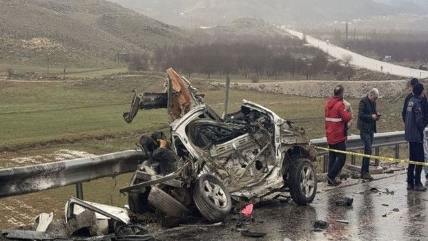 Malatya'da Trafik Kazası: 3 Kişi Hayatını Kaybetti, 1 Yaralı