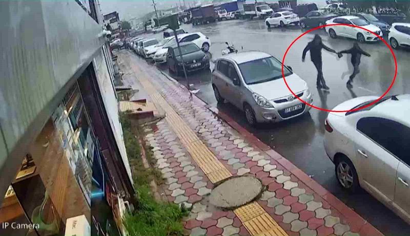 Hatay'da Kapkaç Girişimini Önleyen Kuyumcu İsmail Cabiroğlu'nun Anları Kamerada