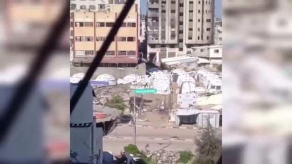 İsrail'in Gazze'deki Filistinli Sığınaklara Yönelik Bombardıman Anları Ortaya Çıktı