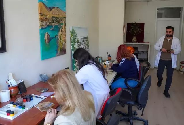 Diyarbakır'da 81 İl Tarihi Yarı Değerli Taş Tuvalde Canlandırıldı